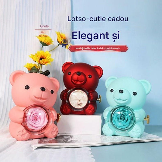 ✨Un ursuleț de pluș încântător, însoțit de o trandafir cu durată lungă de viață, prezentat într-o cutie cadou rafinată, constituie un cadou romantic pentru Ziua Mamei, nunți, aniversări și multe altele.